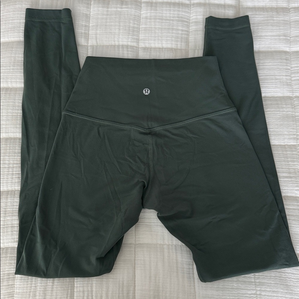 Lululemon Align High Rise Pant

Color: Dark Forest
Size: 4